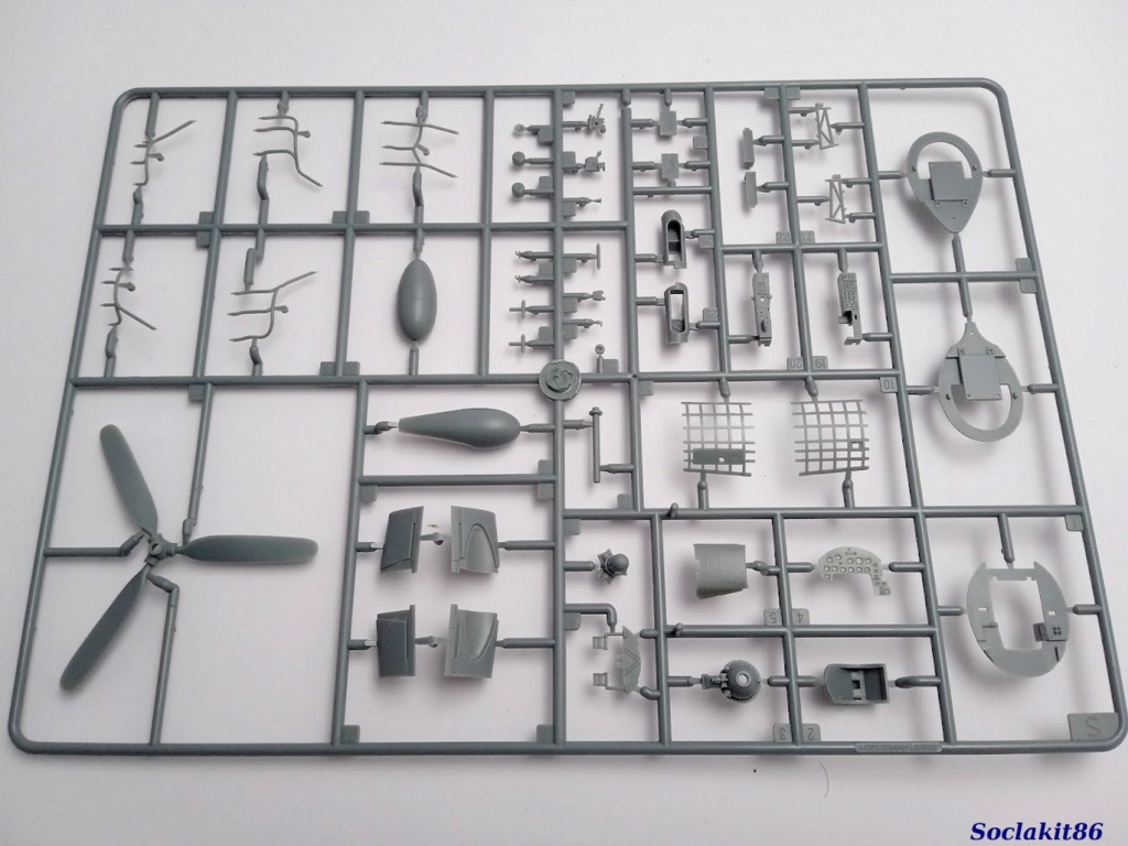 1/48 - Chance Vought F4U-1 Corsair "Birdcage" Late - Hobby Boss 80382 S11