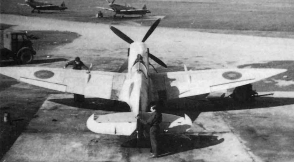 *1/48 - Supermarine Spitfire HF Mark VII - Hasegawa  Spit7-10