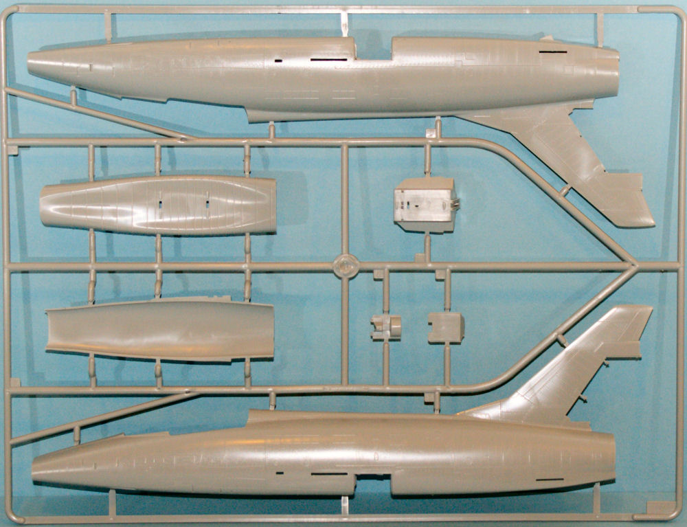 N.A. F-100 D Super Sabre (Trumpeter 1/48 ) Tru_2811