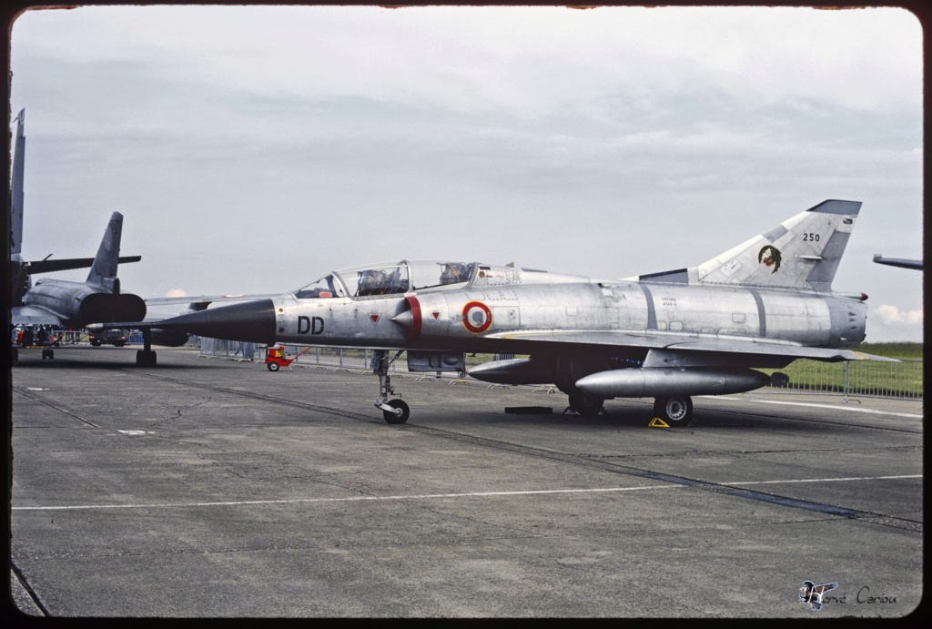 *1/48 Mirage III B Heller - Page 4 Zmirag11