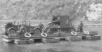 Gondole sur la Meuse mai 1940 Idzoe_10