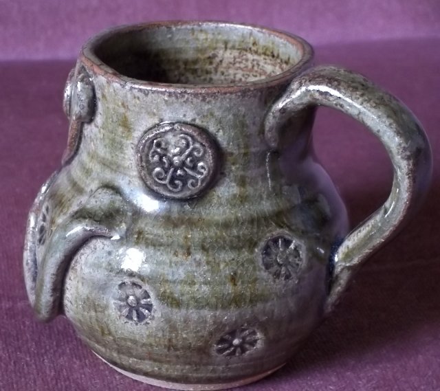 Quirky stoneware figural Kingston ware mug "Ad" 100_3964