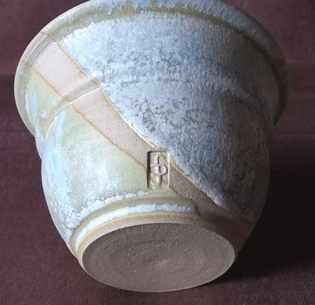 Stoneware bowl (not Stuart Bell) 100_5162
