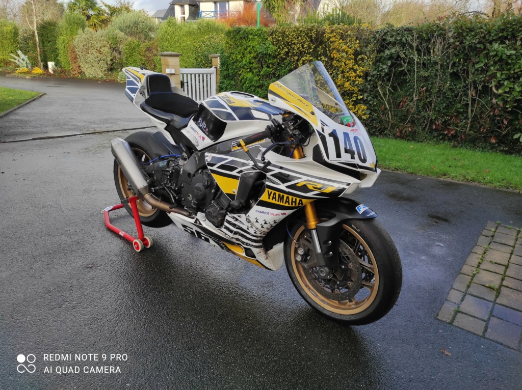 R1 2019 6100 km 15 500€ 4200e111