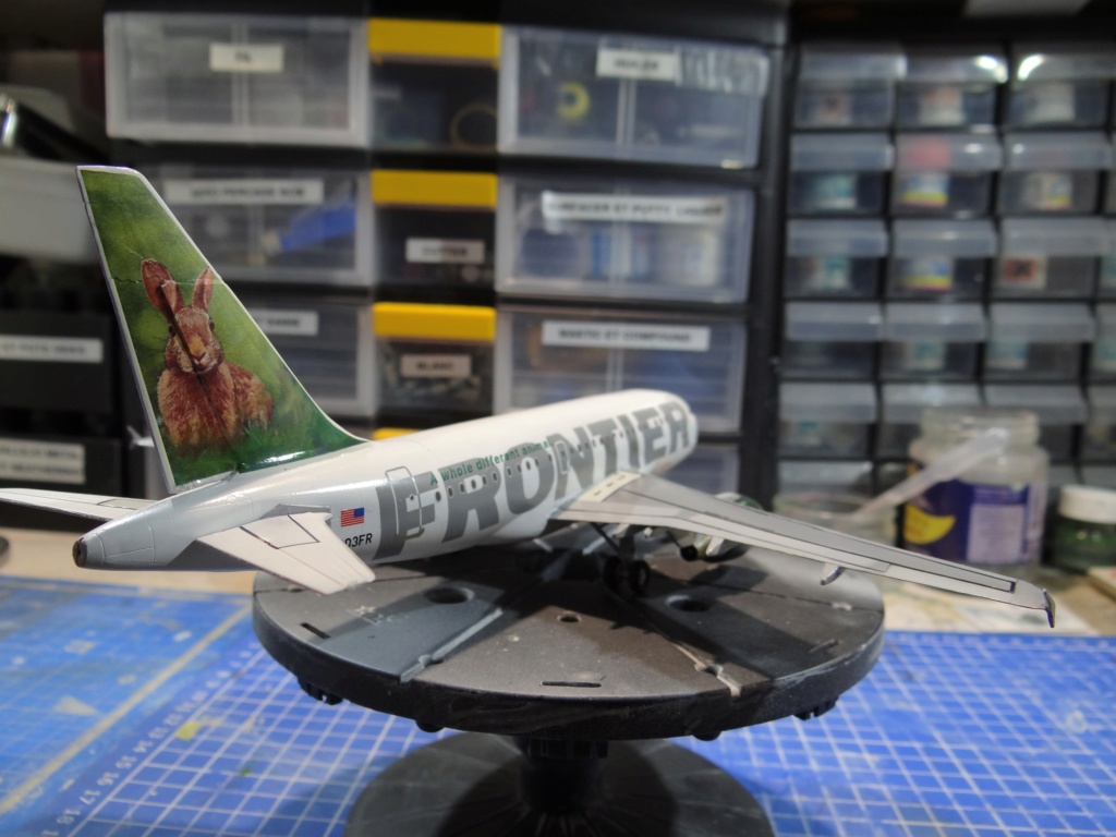 Airbus A318 Fontier airlines eastern express 1/144  A318_f13