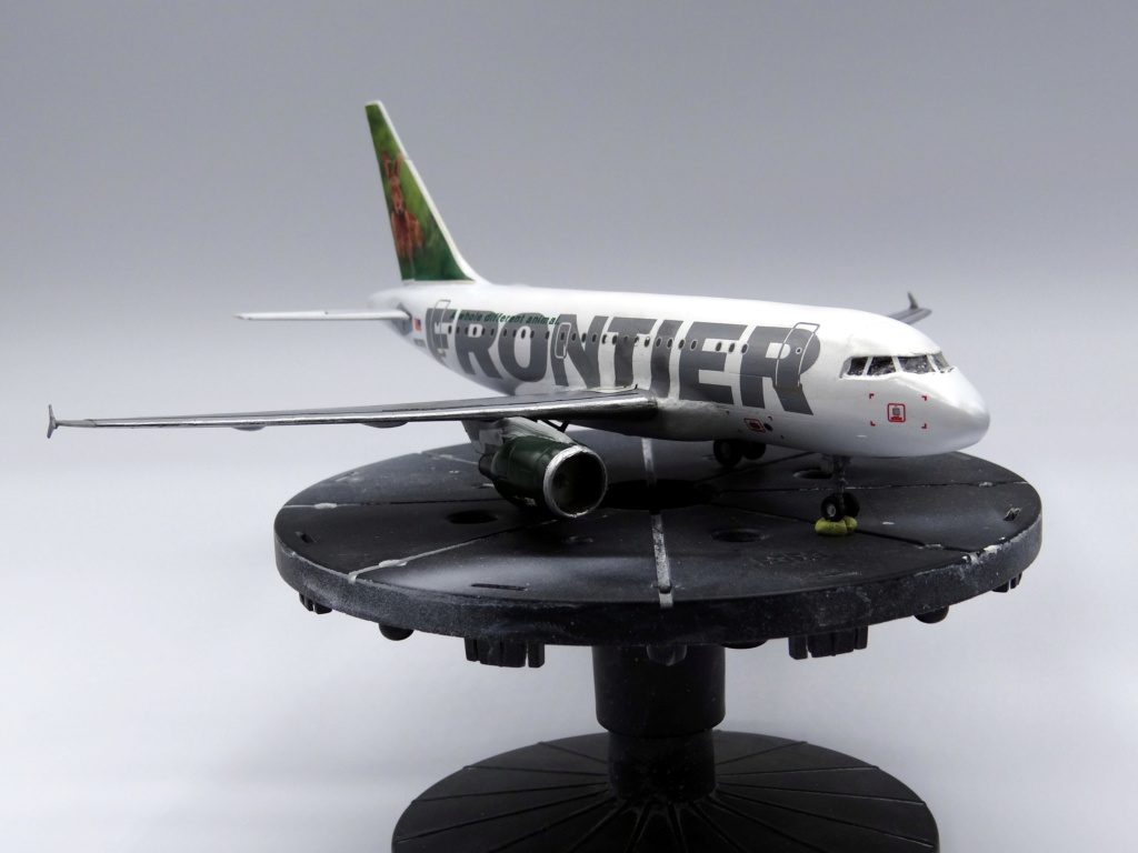 Airbus A318 Fontier airlines eastern express 1/144  Public12