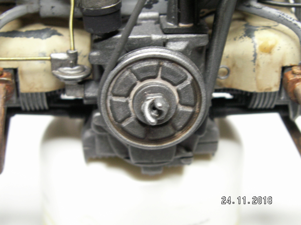 [CONCOURS OVERLORD] Kubelwagen 1/9 esci  - Page 2 Pict1106