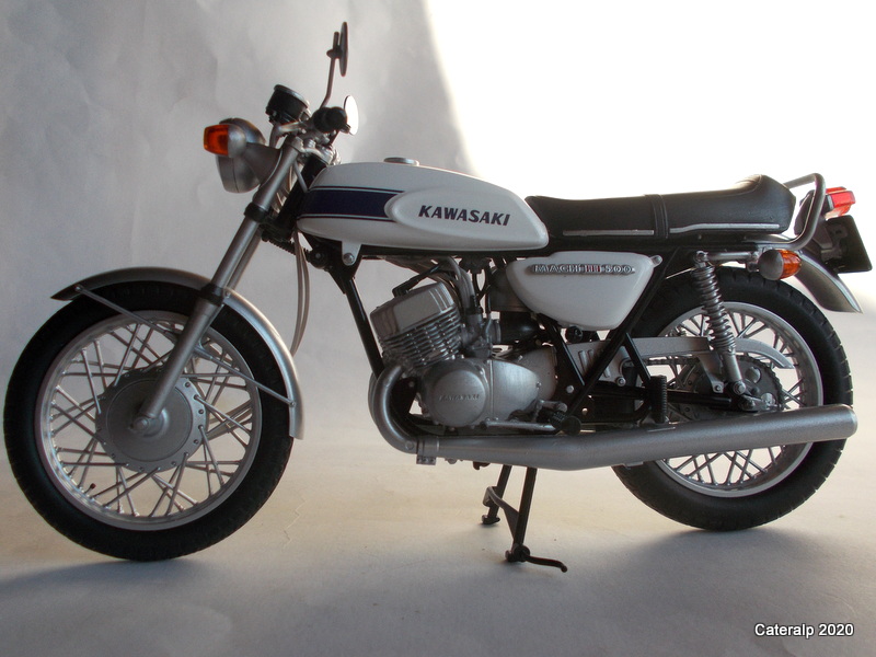 Kawasaki 500 Mach III échelle 1/12  Hasegawa référence BK10 500_ka36