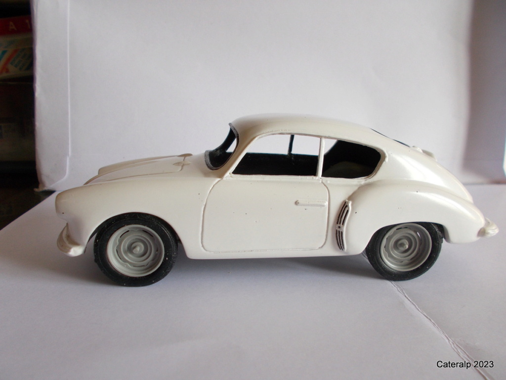 RENAULT 4CV transformée en ALPINE A106 Réf 80762 Ajusta13