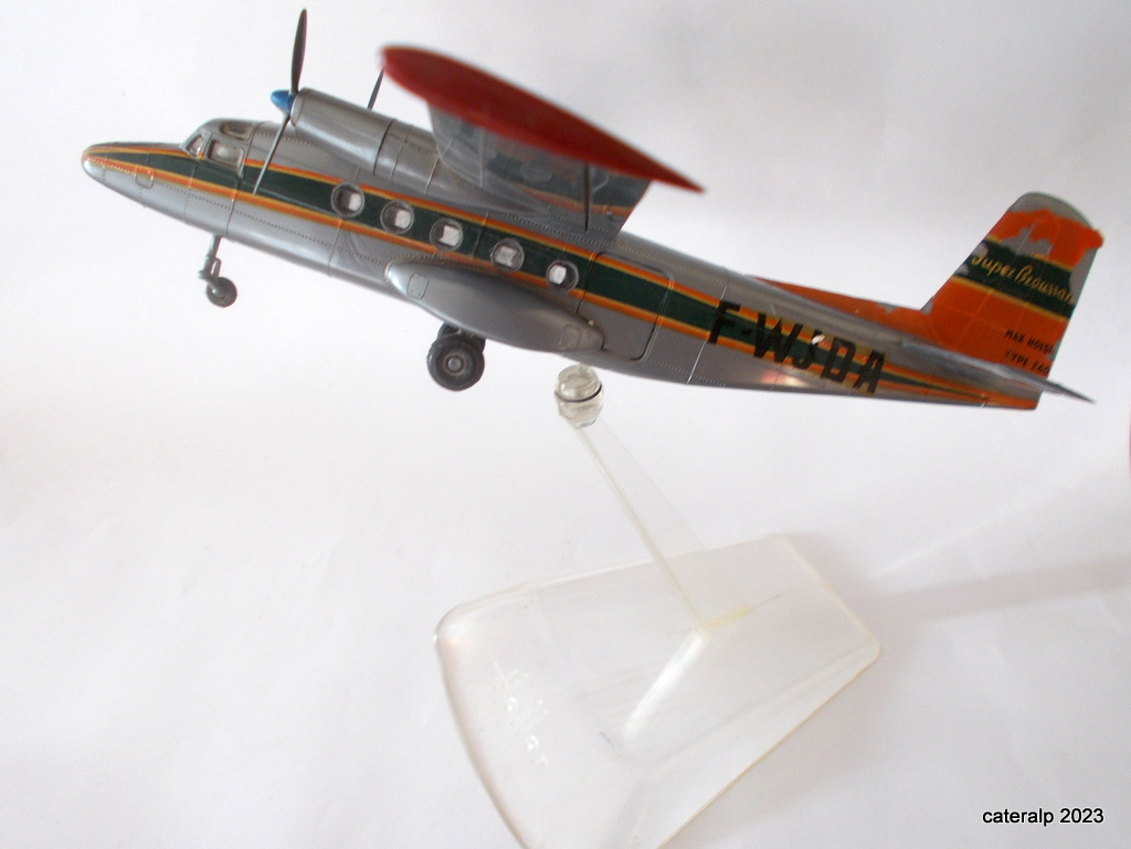 Le jardin pas secret du collectionneur - Page 11 Avions21