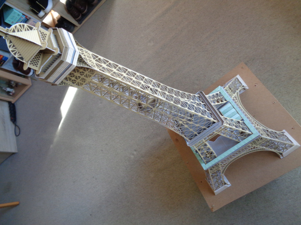 Eiffelturm 1:300 Schreiber-Bogen gebaut von Maat Tom Dsc06668