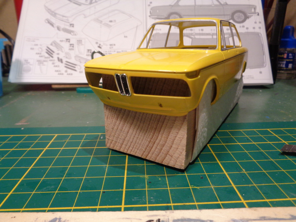 BMW 2002 von Hasegawa 1:24 gebaut von Maat Tom Dsc06987