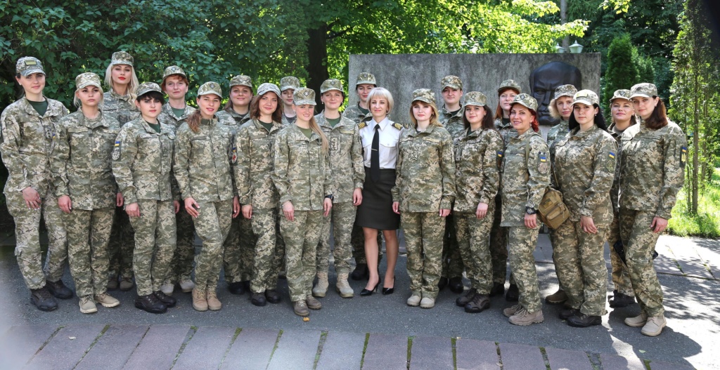 Modern Ukrainian uniform in photographs - Page 18 02980810