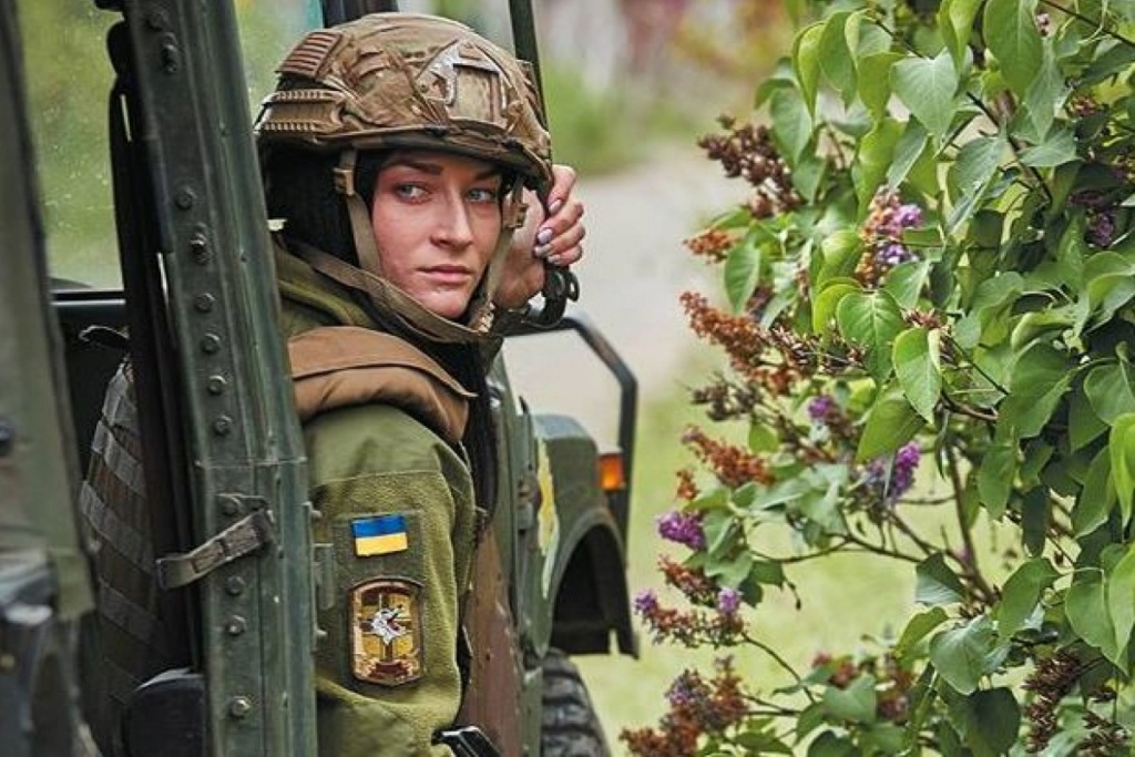 Modern Ukrainian uniform in photographs - Page 4 075c8110