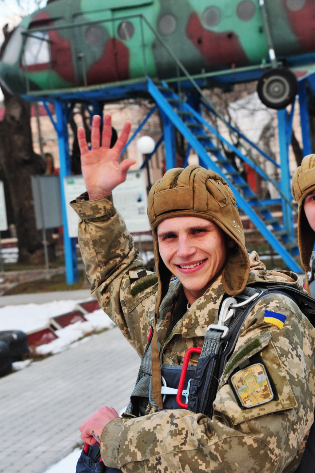 Modern Ukrainian uniform in photographs - Page 24 33020514