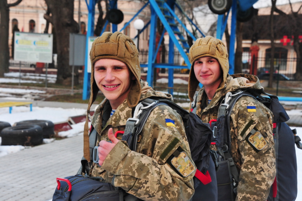 Modern Ukrainian uniform in photographs - Page 24 33020515