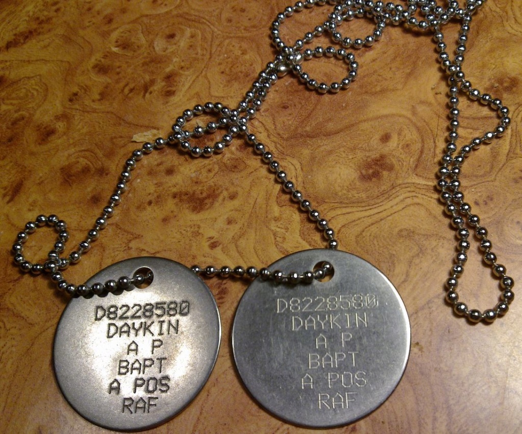 "Dog-tags" of the British Armed Forces Uk_dog12