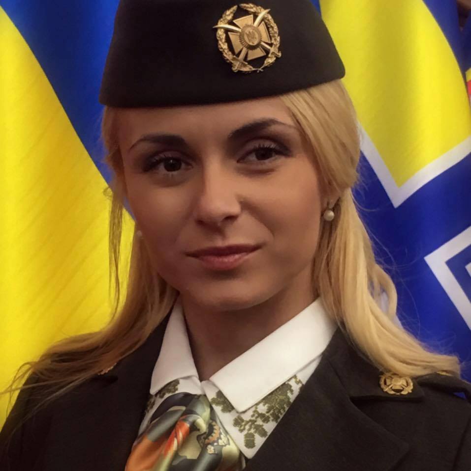 Modern Ukrainian uniform in photographs - Page 2 Woman110