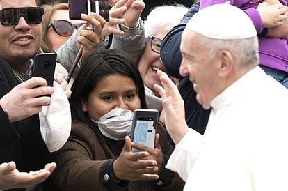 ¿TIENE EL PAPA FRANCISCO LA GRIPE X? 15827110