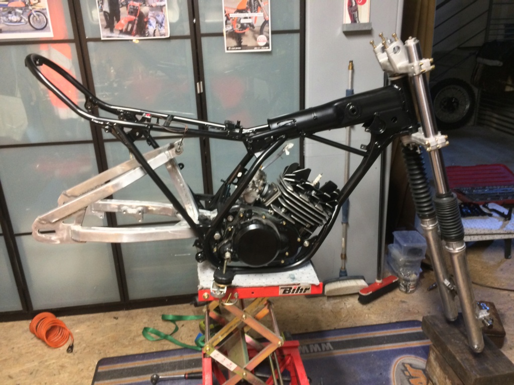 Enfin ma DTMX 125. Img_3812