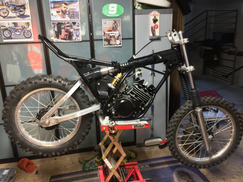 Enfin ma DTMX 125. Img_3814
