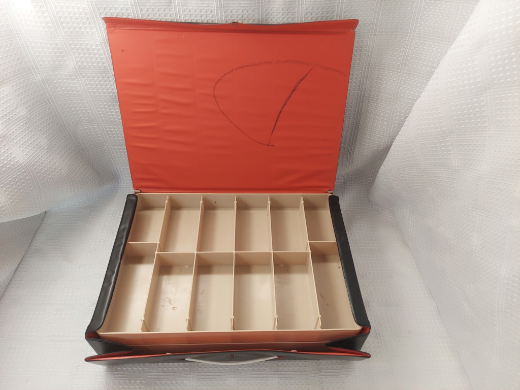 Return of the Jedi Vinyl Case with tan trays 20210410