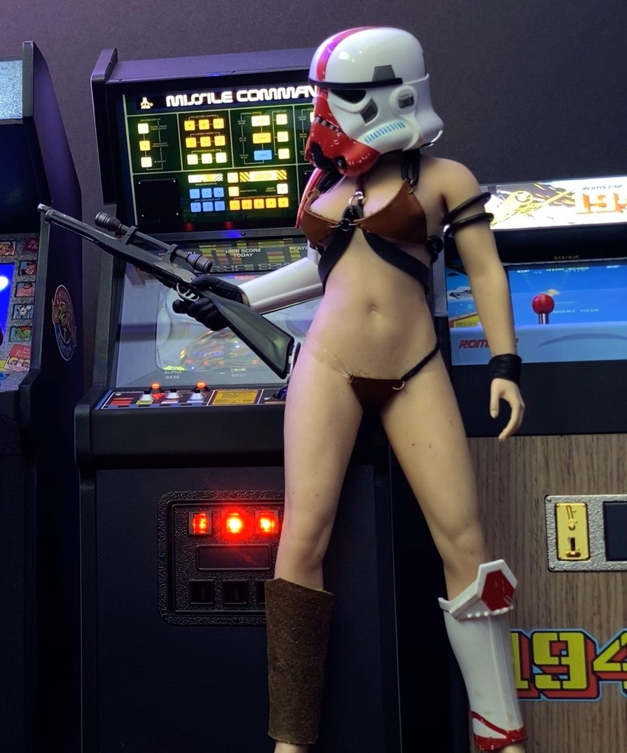 Female Stormtrooper 2ce2c310