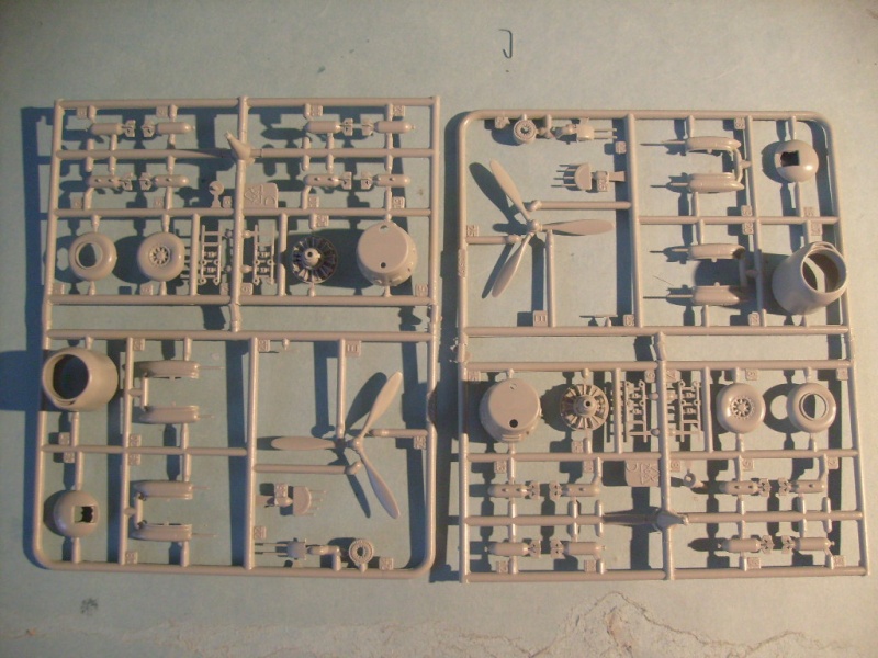 Multi-présentations ITALERI DOUGLAS A 26 C / K INVADER 1/72ème Réf 1259 & 1249 et REVELL DOUGLAS A 26B INVADER 1/72ème Réf 04310 S7300545