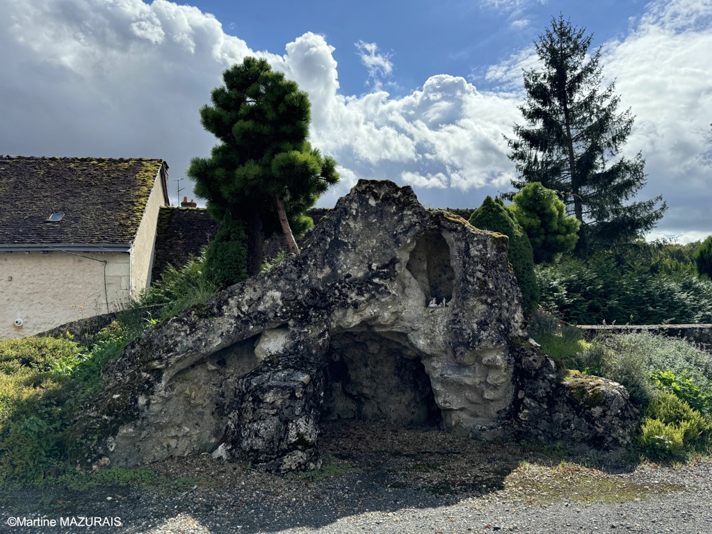 Neuvy le Roi (37) - Grotte de la Vierge 08-09-12