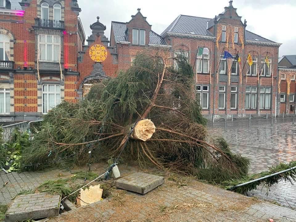 La tempête Bella balaie la Belgique: des dégâts signalés dans plusieurs provinces (27-12-2020 + photos et vidéos) 13345210
