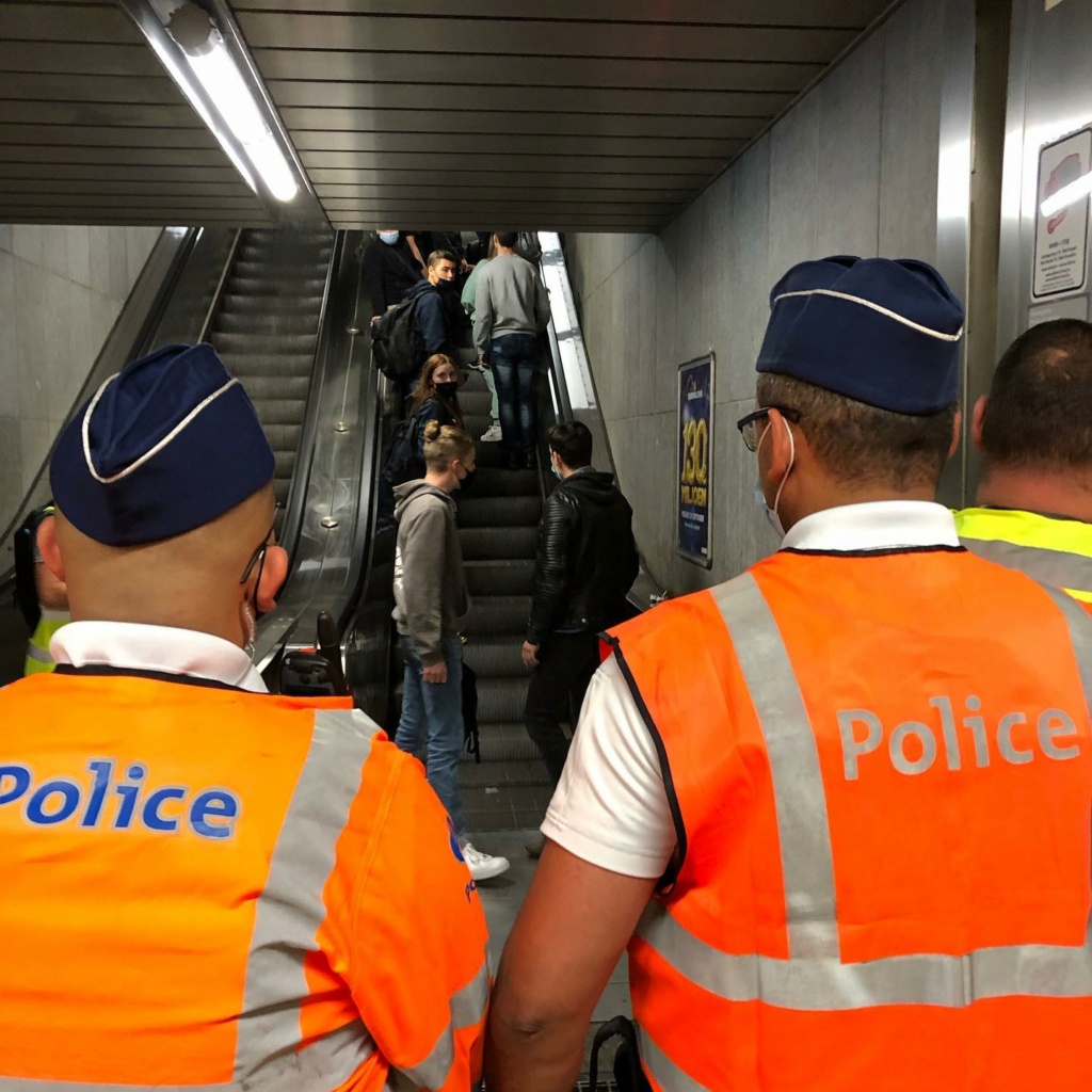 Bruxelles : exercice multidisciplinaire dans le tunnel de la porte de Hal (24 & 25/09/2021 + photos) 24281810