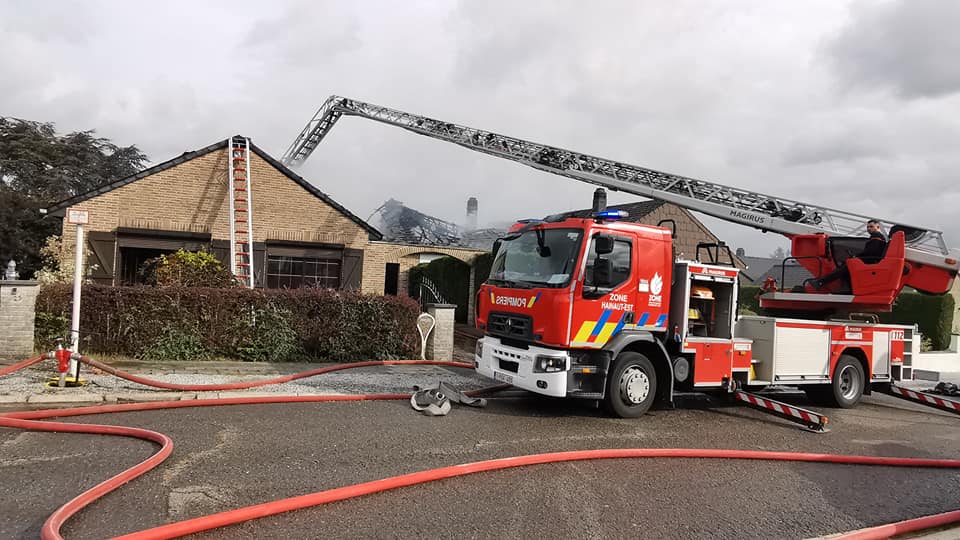 Incendie à Châtelineau: deux maisons entièrement détruites par les flammes ! (11-10-2021 + photos) 24483510