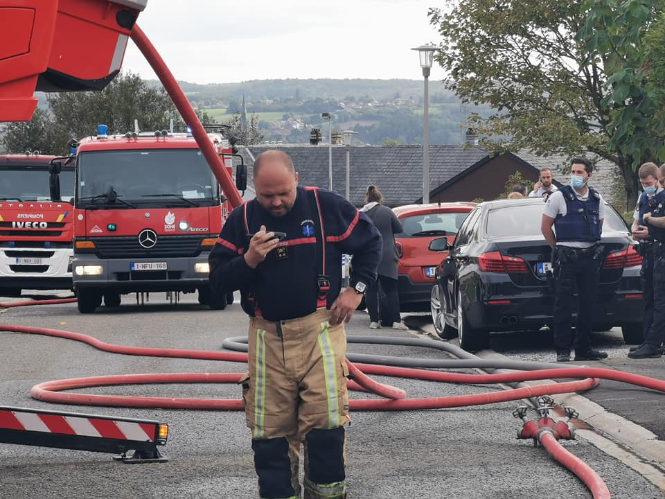 Incendie à Châtelineau: deux maisons entièrement détruites par les flammes ! (11-10-2021 + photos) 24503610