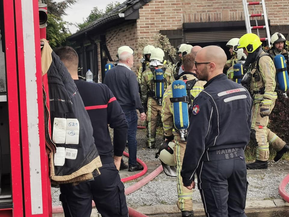 Incendie à Châtelineau: deux maisons entièrement détruites par les flammes ! (11-10-2021 + photos) 24508410