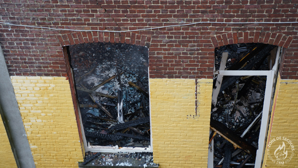 Incendie dans l'école de La Providence à Templeuve (25-11-2021 + photos) 26096810