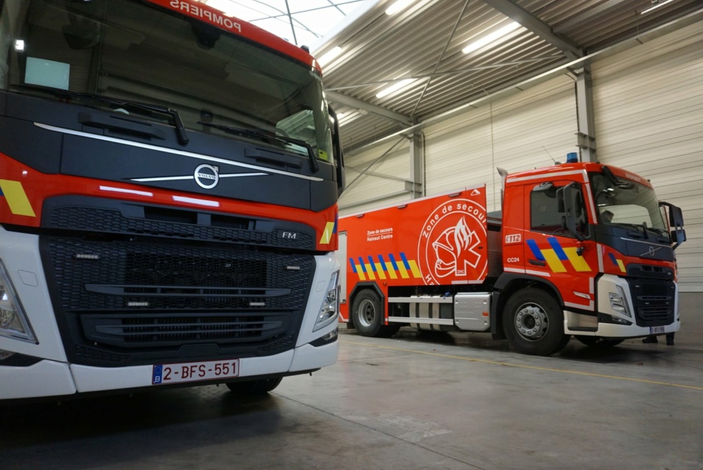 Citernes et ambulances pour la ZS Hainaut Centre 26993610