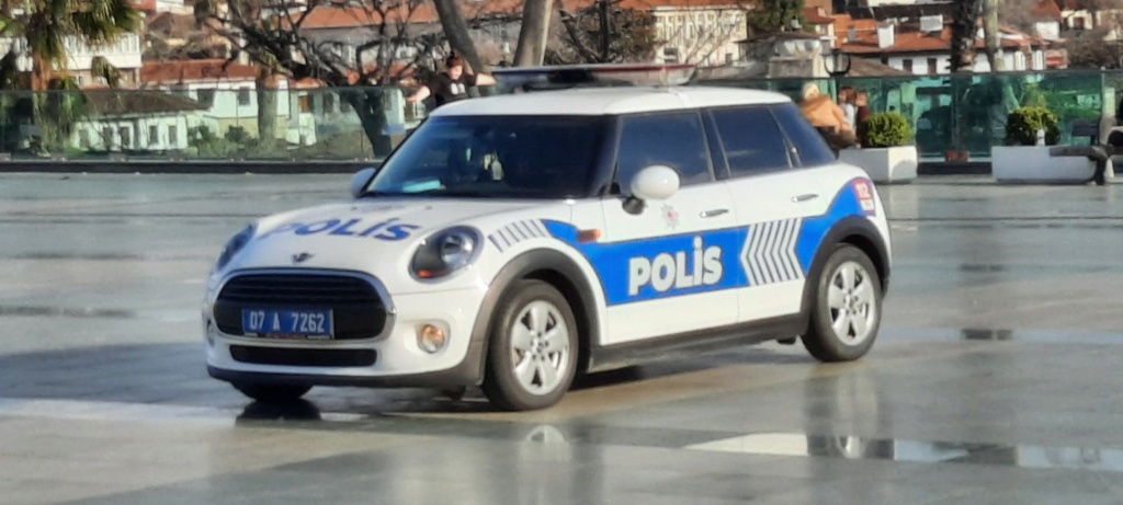 Police de Turquie 27476010