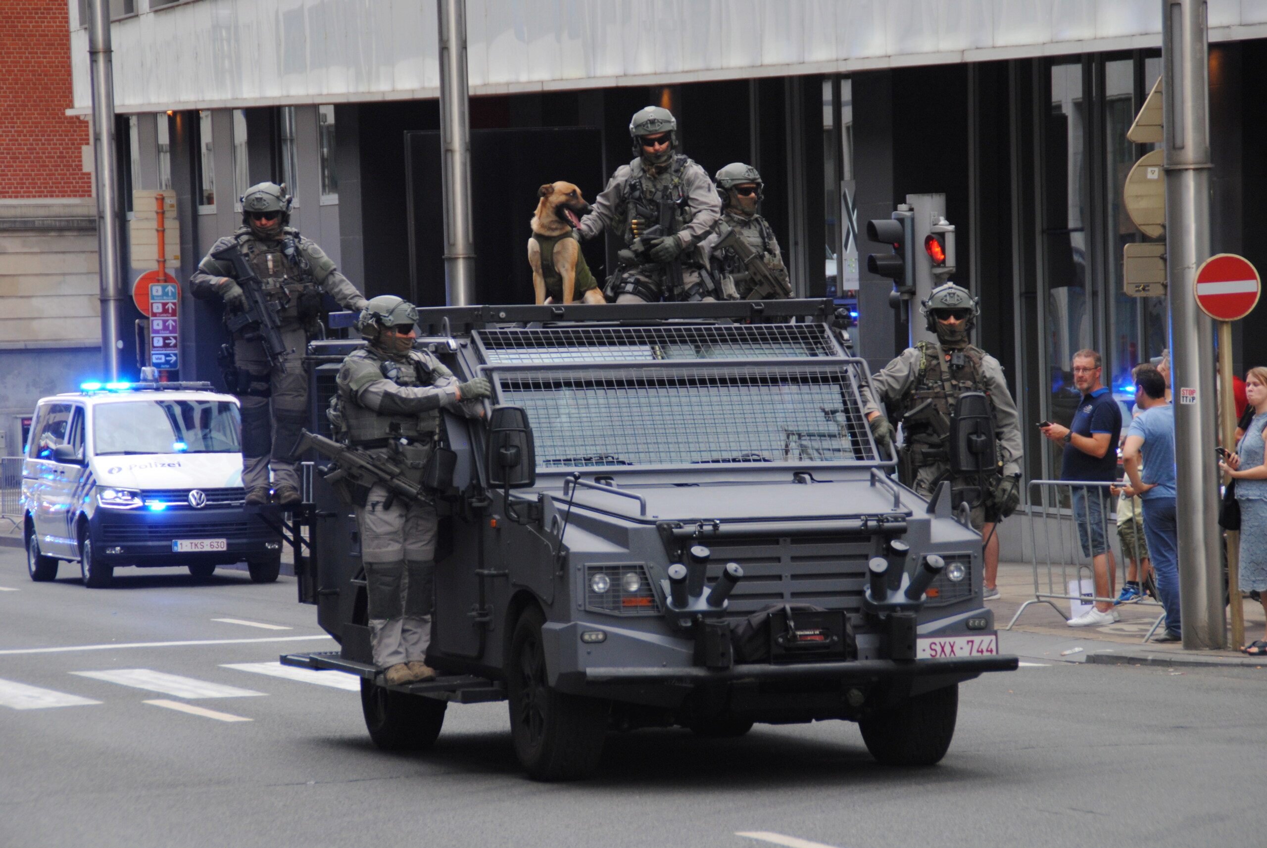 Police Fédérale : véhicules des unités spéciales (CGSU) Ares_d10