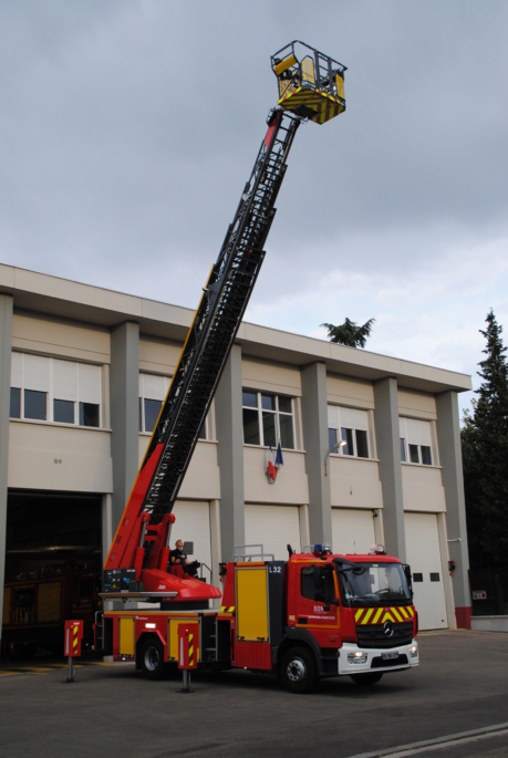 Service Départemental-Métropolitain d'Incendie et de Secours (SDMIS) - Lyon - Rhone - France Atego_28