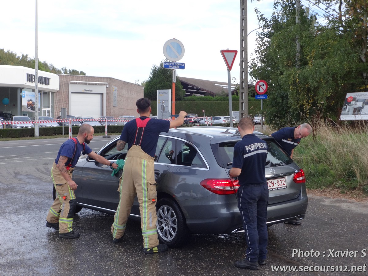 Car-Wash des Pompiers de Wavre - 8ieme édition (16/09/2018 + photos) Dsc08911