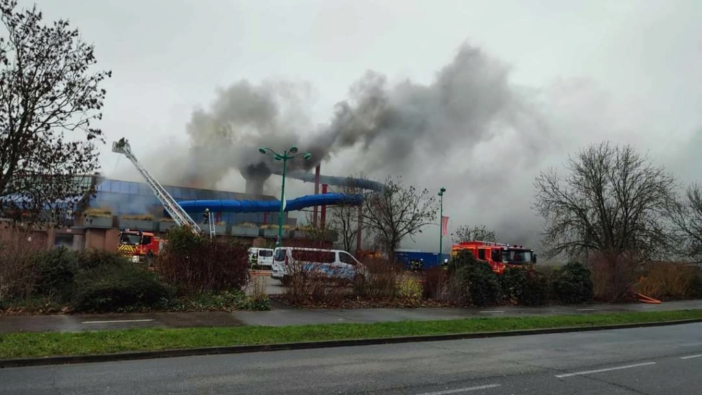 Gravelines (France/59) : Le complexe Sportica détruit dans un gigantesque incendie (25/12/23) Fb_im260