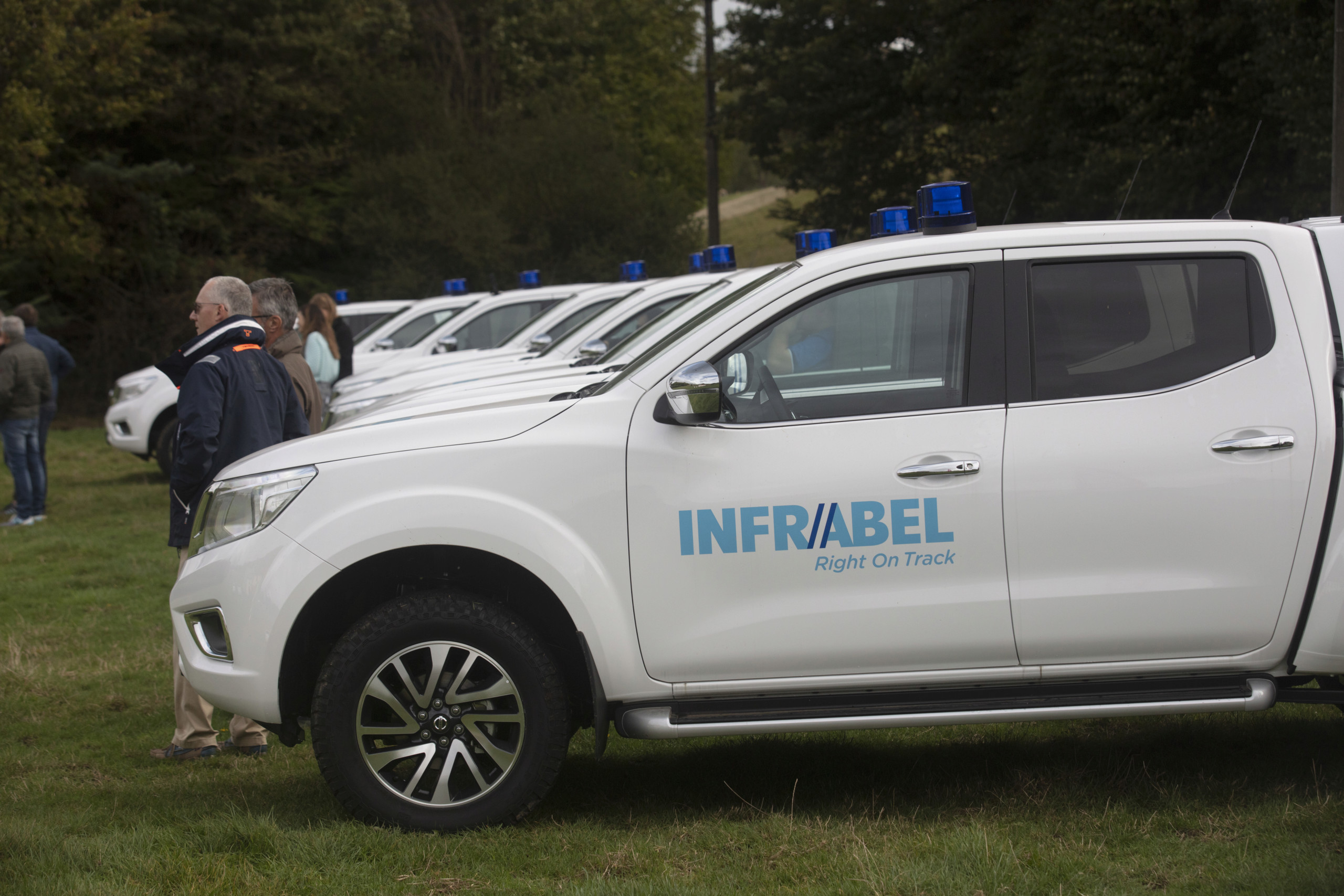 Douze Nissan Navara viennent étoffer la flotte d'Infrabel Infrab11