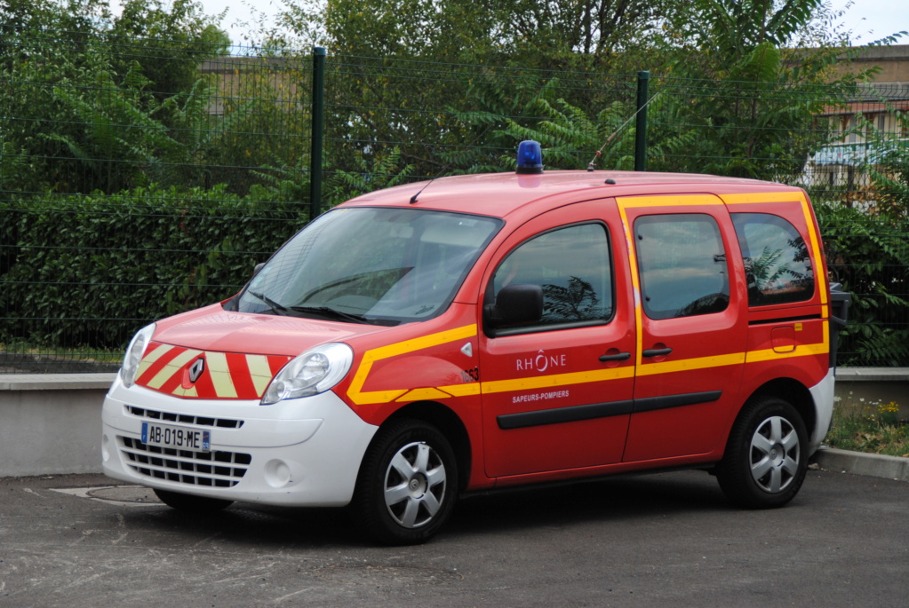 Service Départemental-Métropolitain d'Incendie et de Secours (SDMIS) - Lyon - Rhone - France Kangoo32