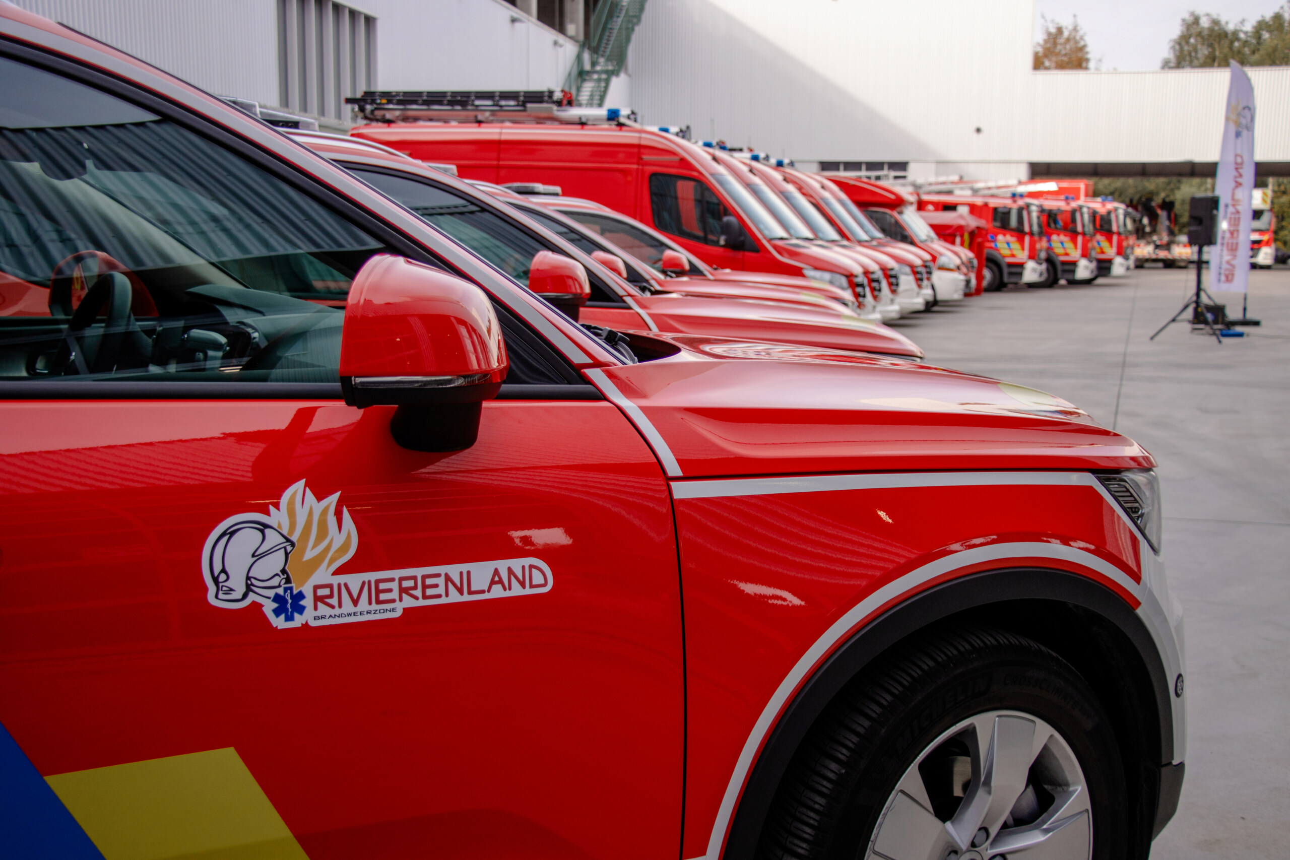 Nouveaux véhicules pour la Zone de Secours Rivierenland + photos Persmo12