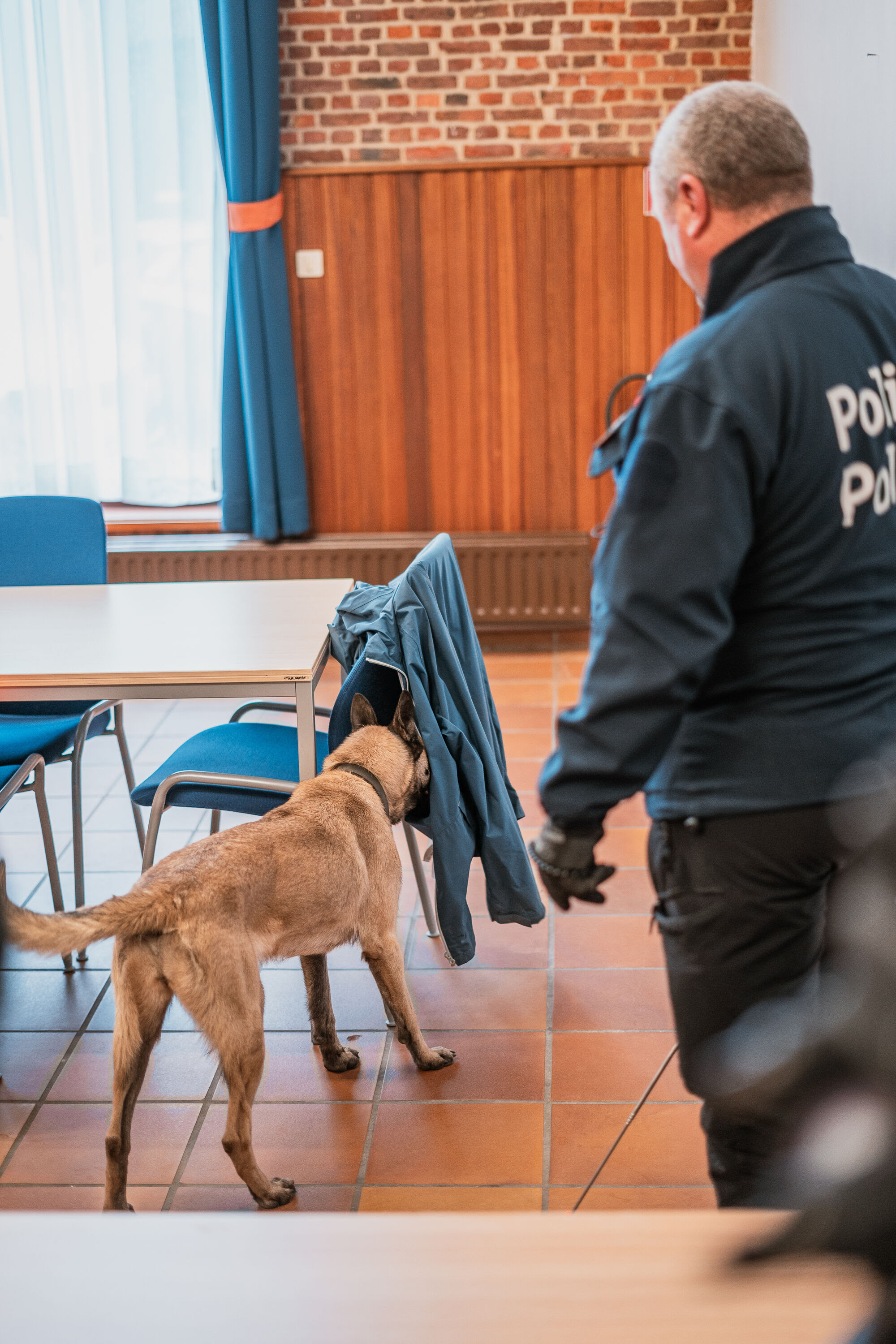 Luna, le premier chien ICT de la Police Fédérale  Unname44