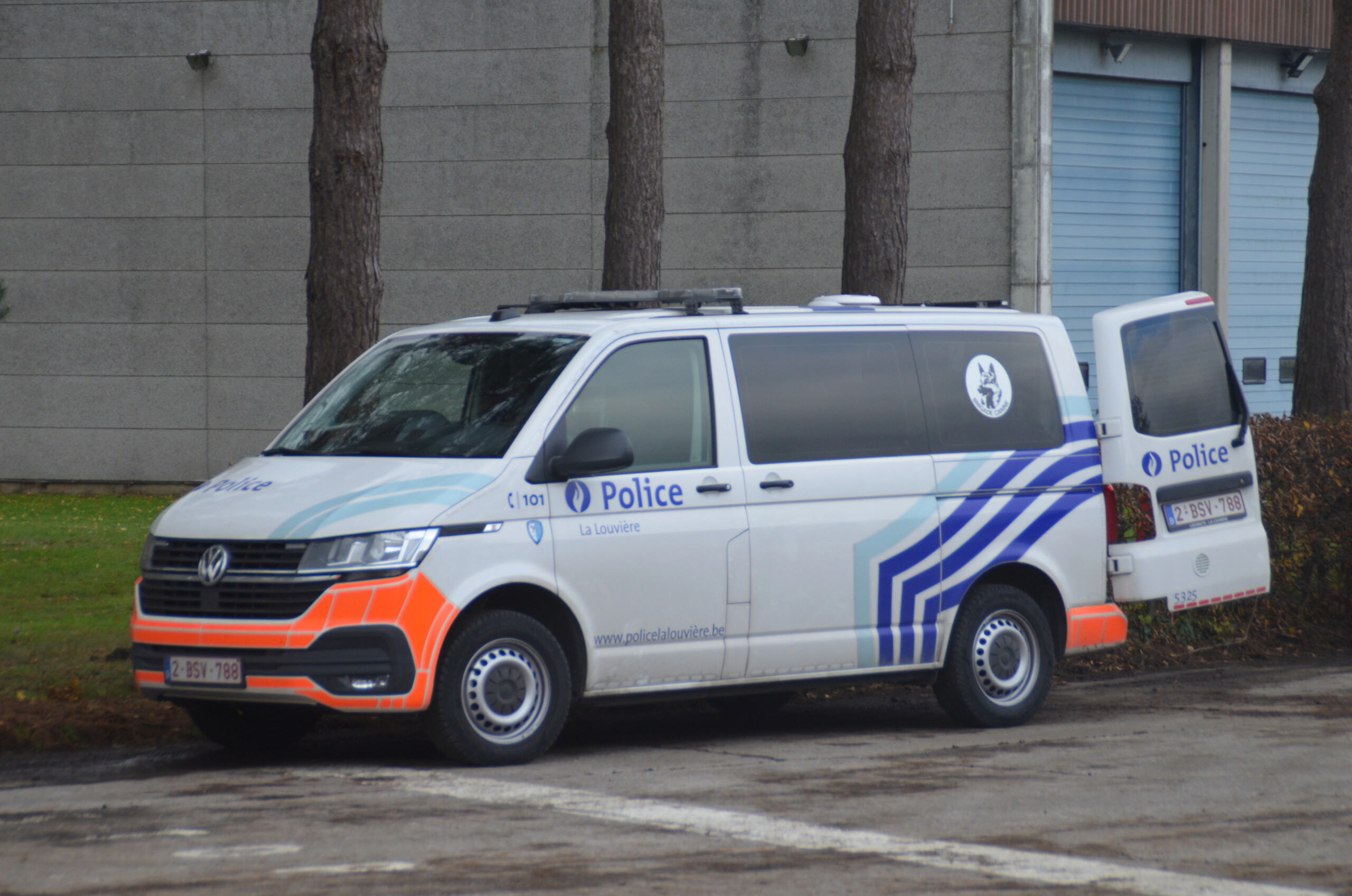 Police La Louvière  Vw_t6117