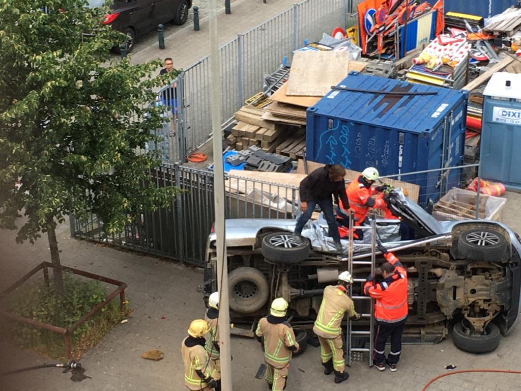Bruxelles : violente collision avenue de l'Héliport (23-06-2021 + photos) Whats128