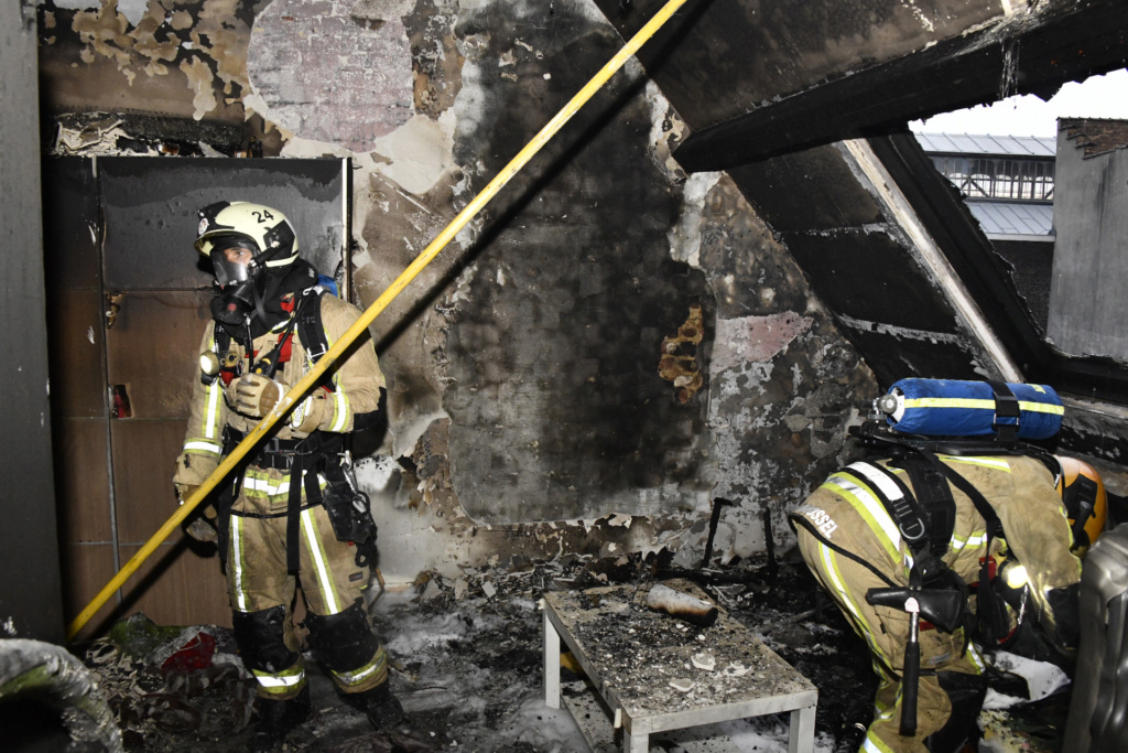 Un immeuble en partie inhabitable à la suite d'un incendie à Anderlecht (4-08-2021 + photos) Whats136