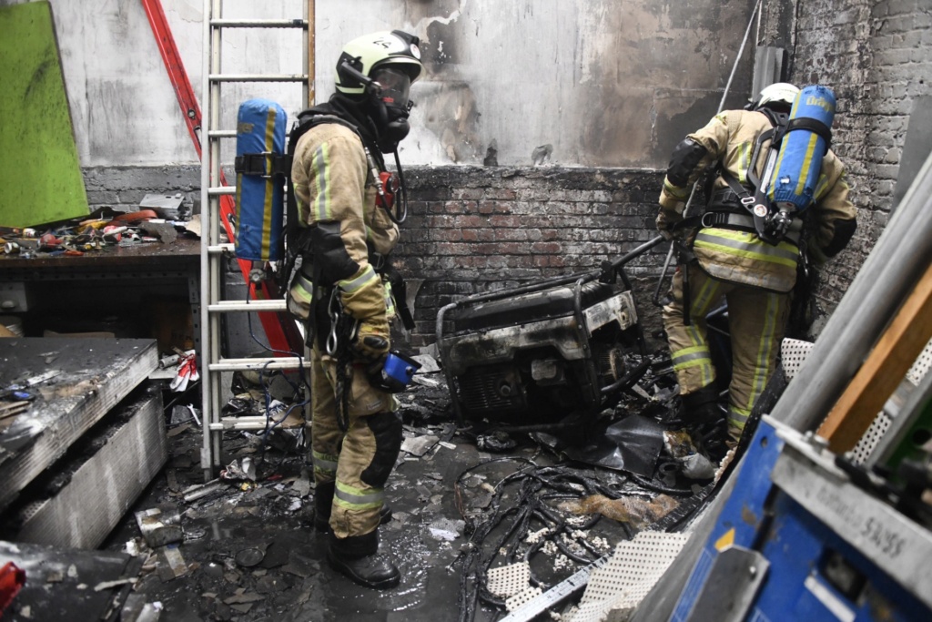 Un ouvrier grièvement brûlé après un incendie à Anderlecht (19-10-2021 + photos) Whats238