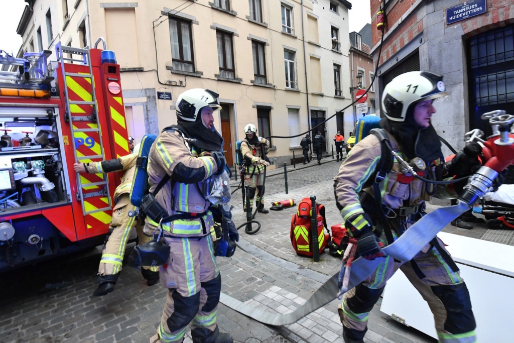Deux blessés suite à un incendie dans les Marolles à Bruxelles (15-11-2021 + photos) Whats285